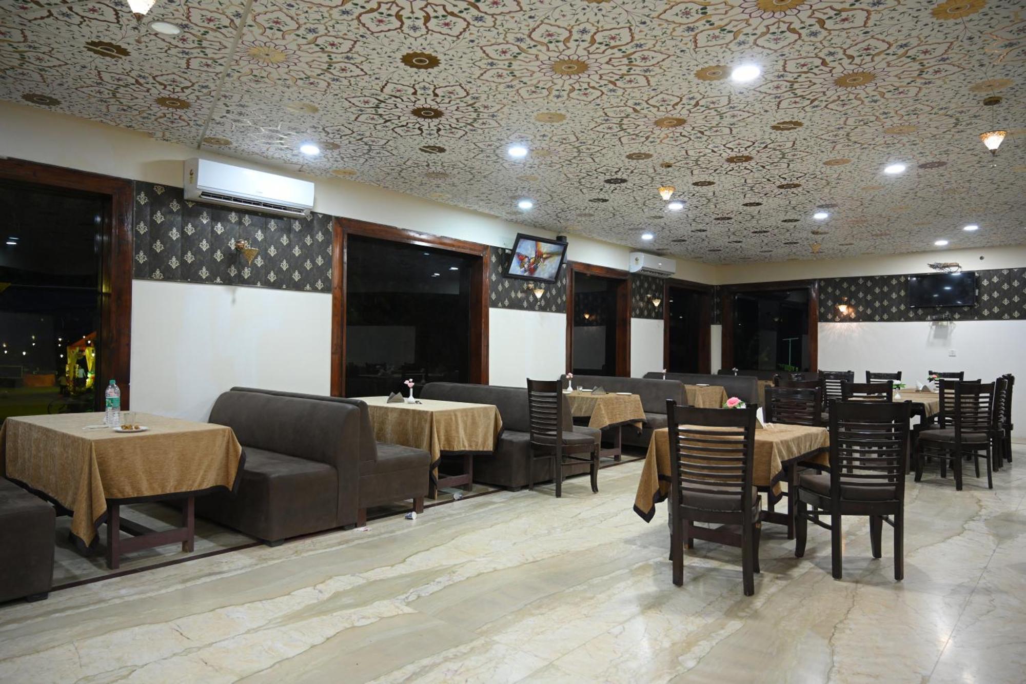 Orchha Club And Resort - Ocr Exterior foto