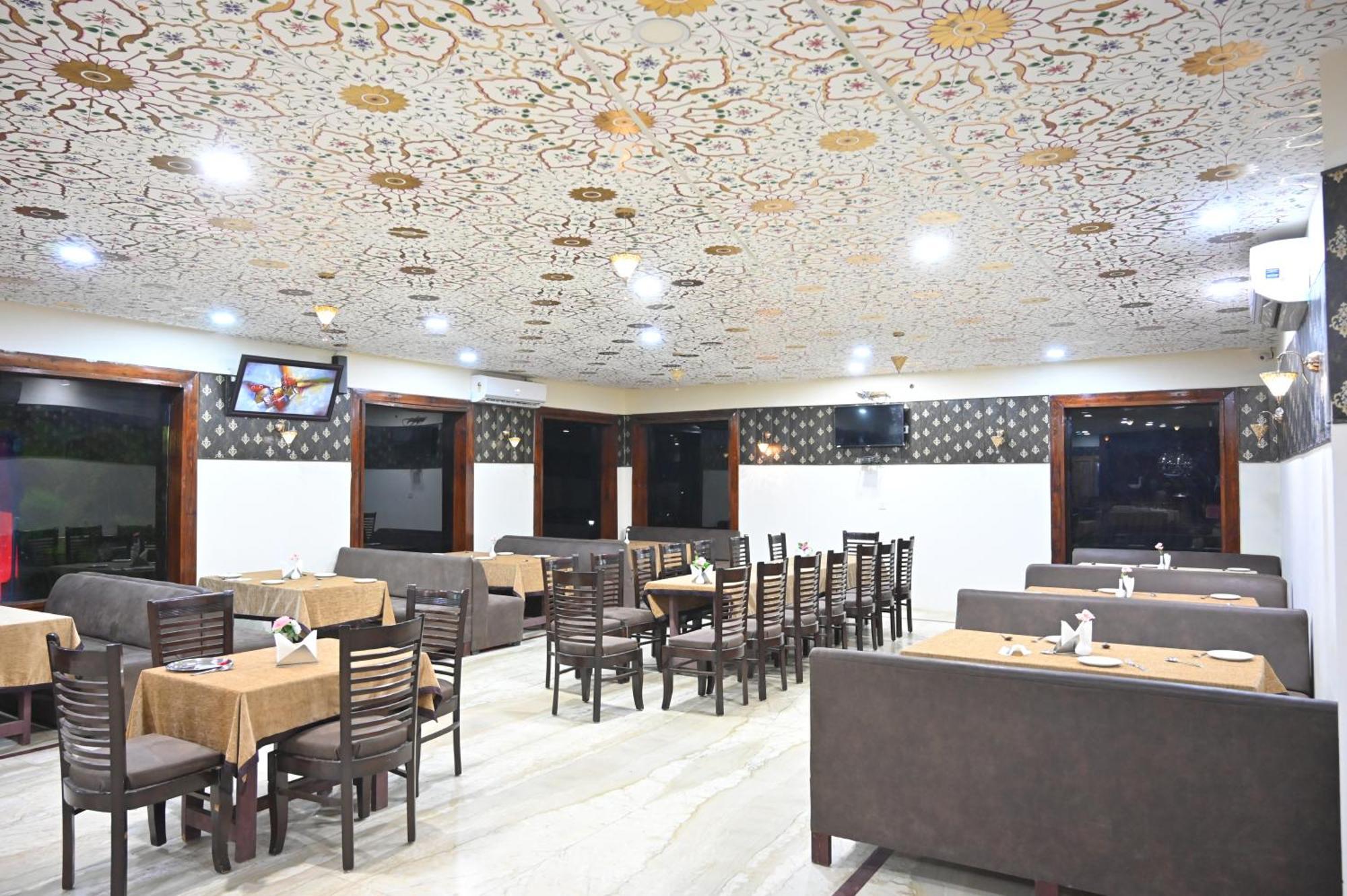 Orchha Club And Resort - Ocr Exterior foto