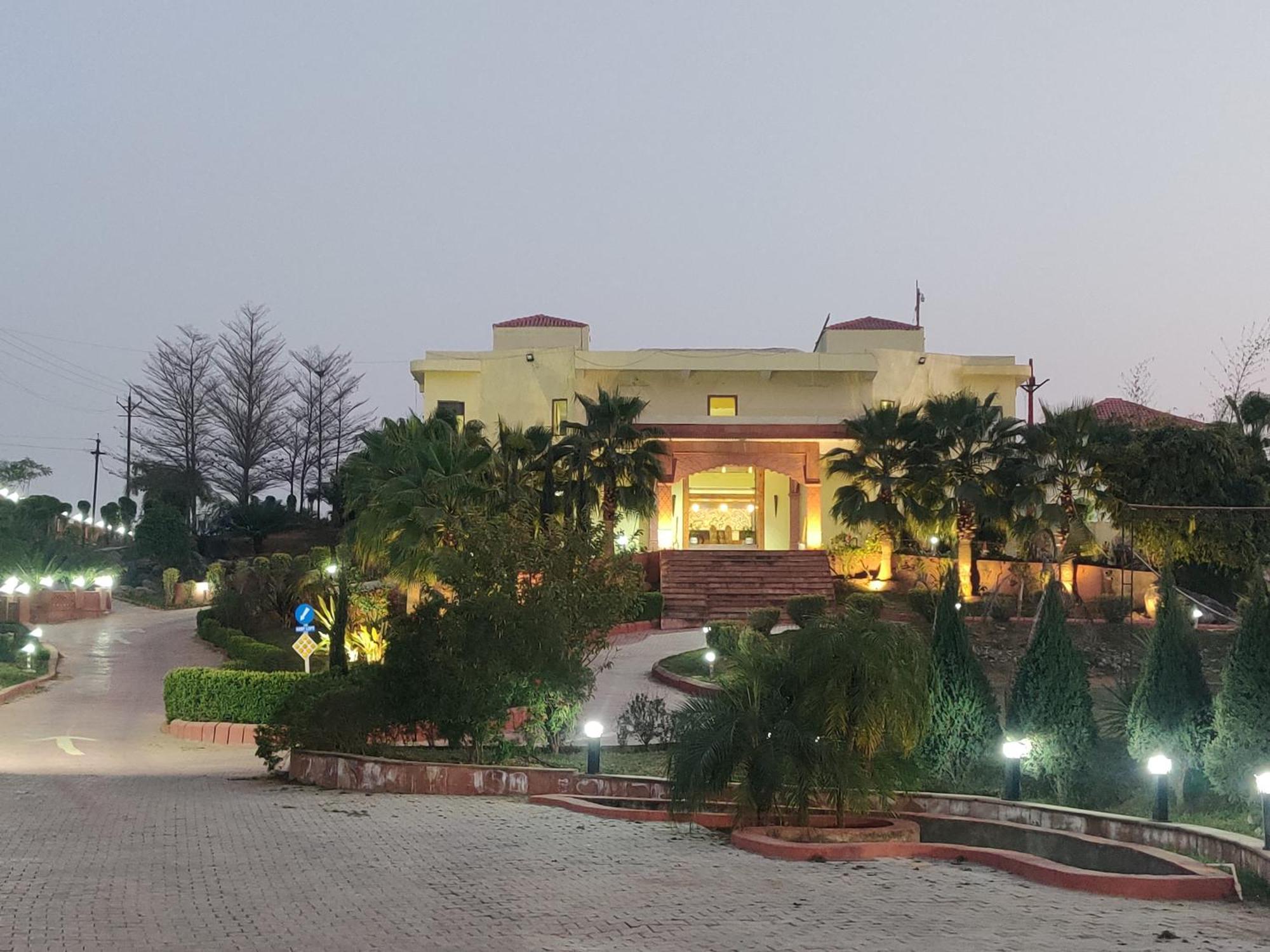 Orchha Club And Resort - Ocr Exterior foto