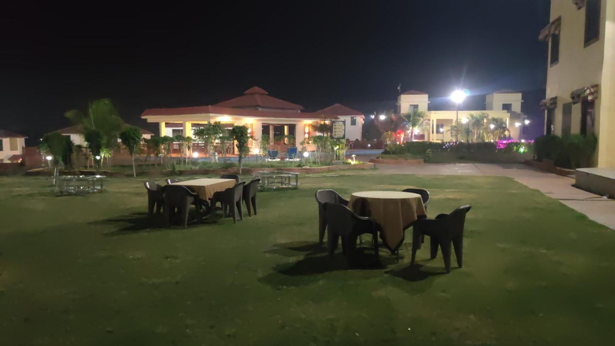 Orchha Club And Resort - Ocr Exterior foto