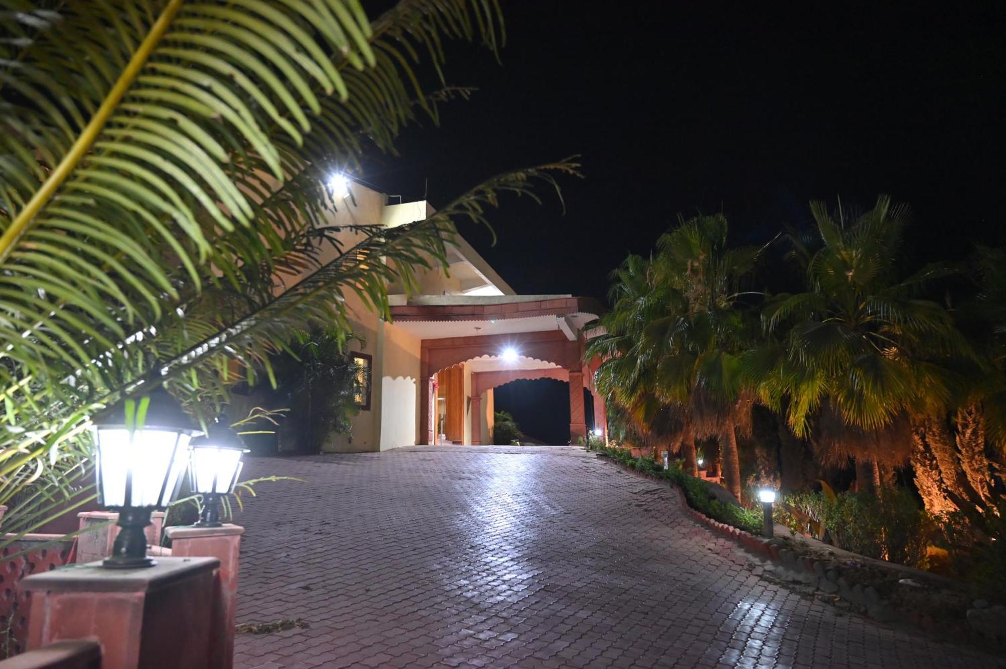 Orchha Club And Resort - Ocr Exterior foto